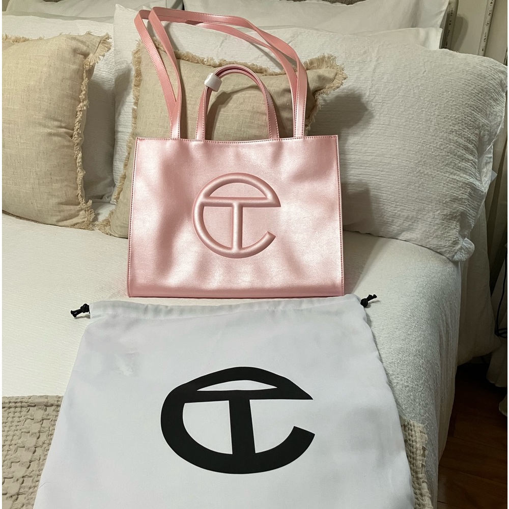 Medium Telfar bag. Size medium. Brand new.